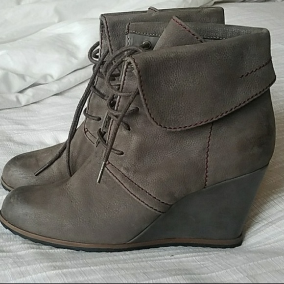 Tesori Shoes - Tesori Like New Leather Booties